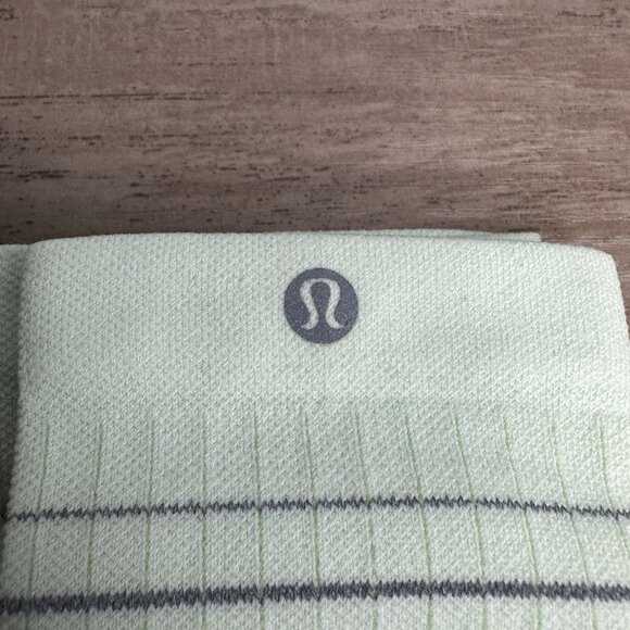 NWT Lululemon Unisex Power Stride Crew Socks *Reflective Size Large (ELIX/BALF) - Picture 7 of 16